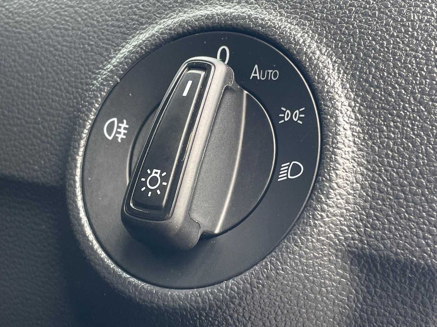 Used Volkswagen T-Roc 2024 for sale - 76094924: Photo 24