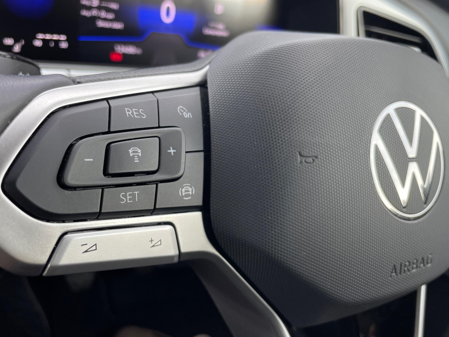 Used Volkswagen T-Roc 2024 for sale - 76094924: Photo 29