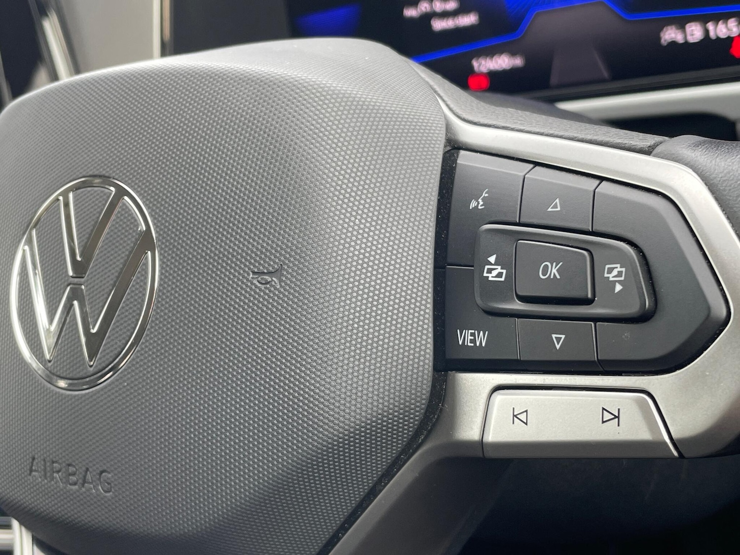 Used Volkswagen T-Roc 2024 for sale - 76094924: Photo 30