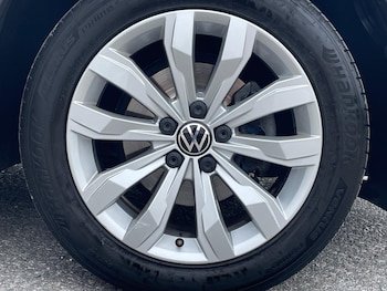 Used Volkswagen T-Roc 2020 for sale - 75601542: Photo