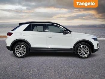 Used Volkswagen T-Roc 2023 for sale - 75928023: Photo