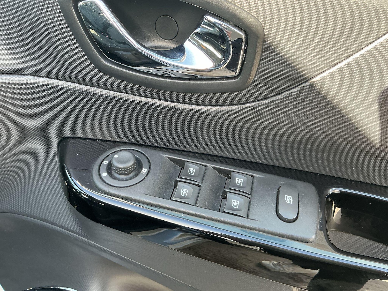 Used Renault Captur 2016 for sale - 78020165: Photo 18