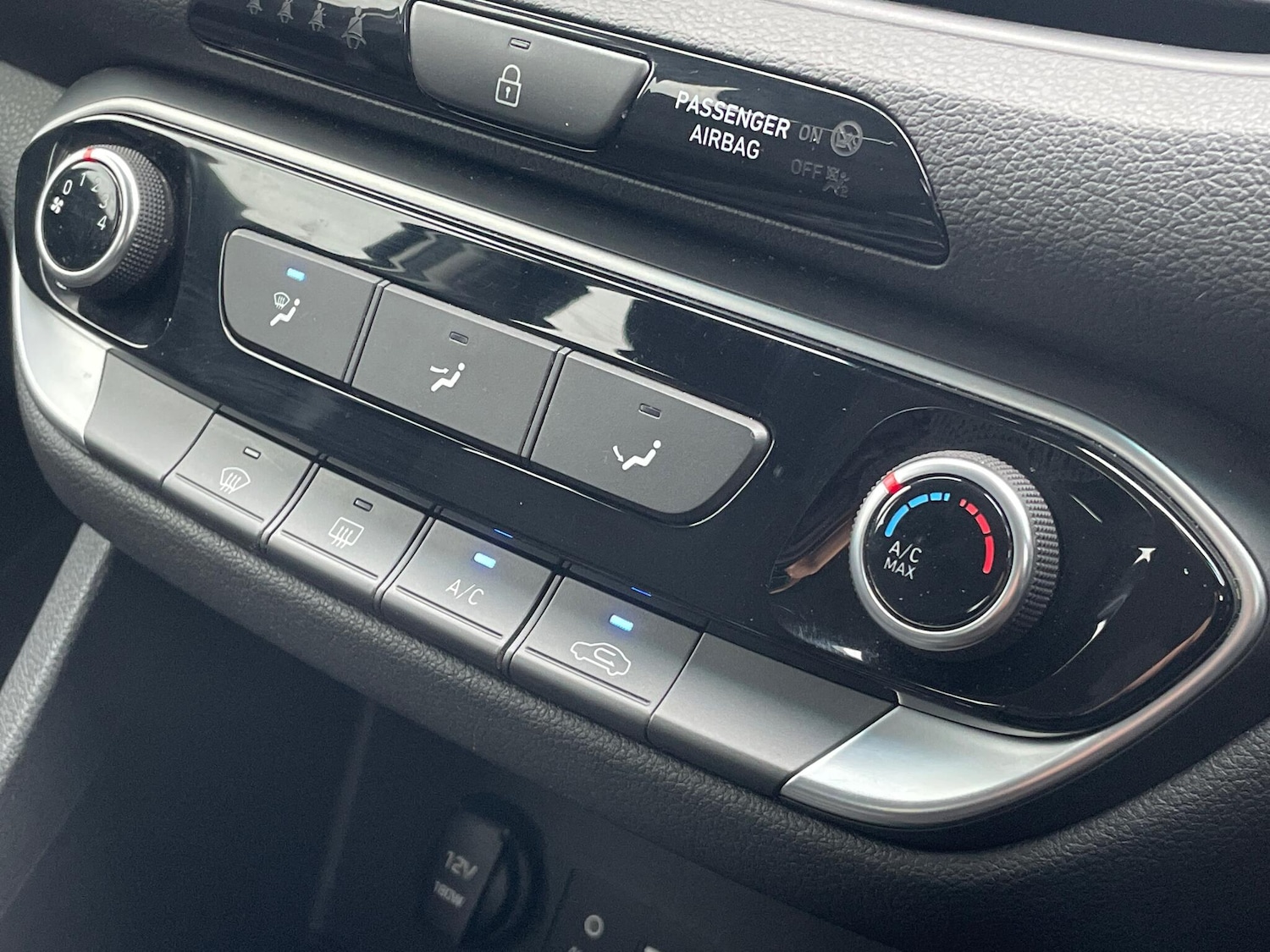 Used Hyundai i30 2018 for sale - 76240115: Photo 21