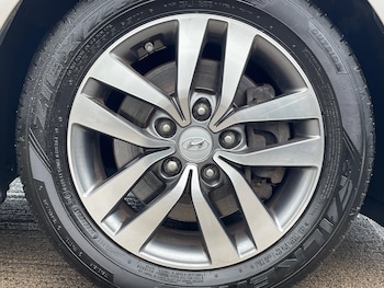 Used Hyundai i30 2018 for sale - 76240115: Photo