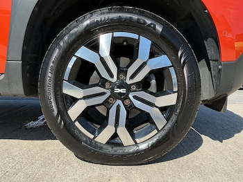 Used Dacia Duster 2023 for sale - 78361606: Photo