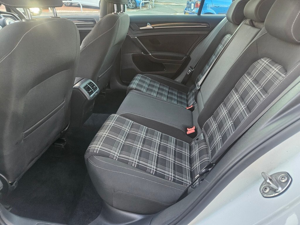 Used Volkswagen Golf 2017 for sale - 76867379: Photo 23
