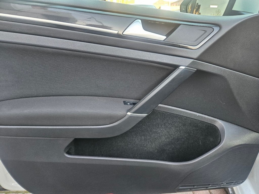 Used Volkswagen Golf 2017 for sale - 76867379: Photo 38