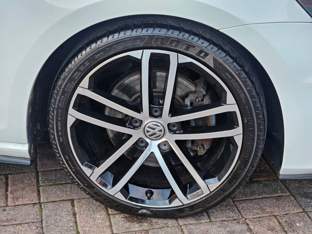 Used Volkswagen Golf 2017 for sale - 76867379: Photo 41