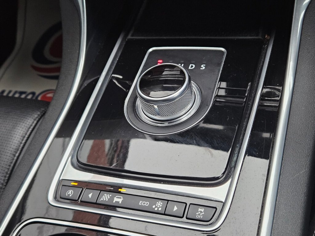 Used Jaguar XE 2016 for sale - 77153444: Photo 30