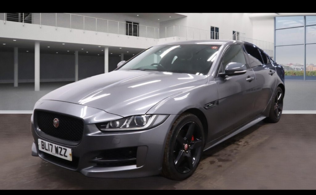Used Jaguar XE 2017 for sale - 77153917: Photo 2