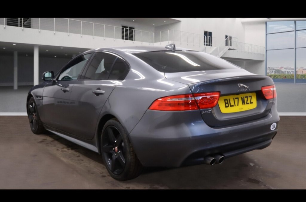 Used Jaguar XE 2017 for sale - 77153917: Photo 3