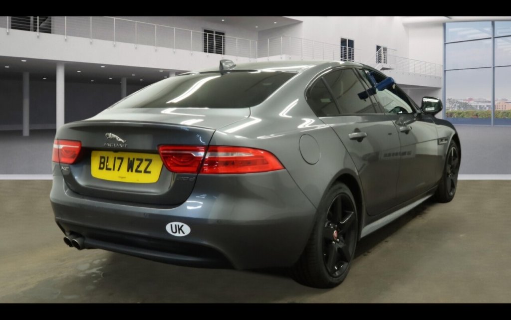 Used Jaguar XE 2017 for sale - 77153917: Photo 4