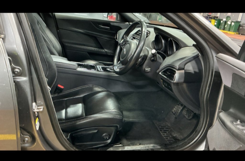 Used Jaguar XE 2017 for sale - 77153917: Photo 7