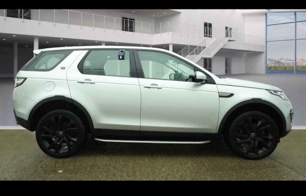 Used Land Rover Discovery Sport 2017 for sale - 77891100: Photo 3