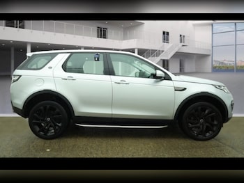 Used Land Rover Discovery Sport 2017 for sale - 77891100: Photo