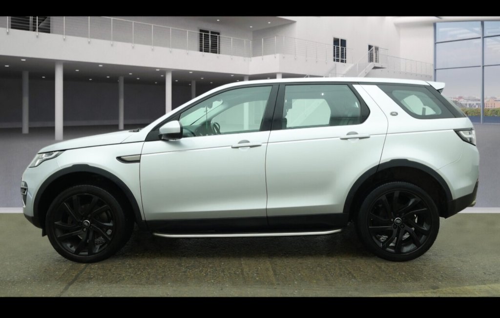 Used Land Rover Discovery Sport 2017 for sale - 77891100: Photo 4