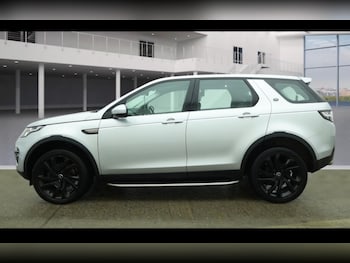 Used Land Rover Discovery Sport 2017 for sale - 77891100: Photo