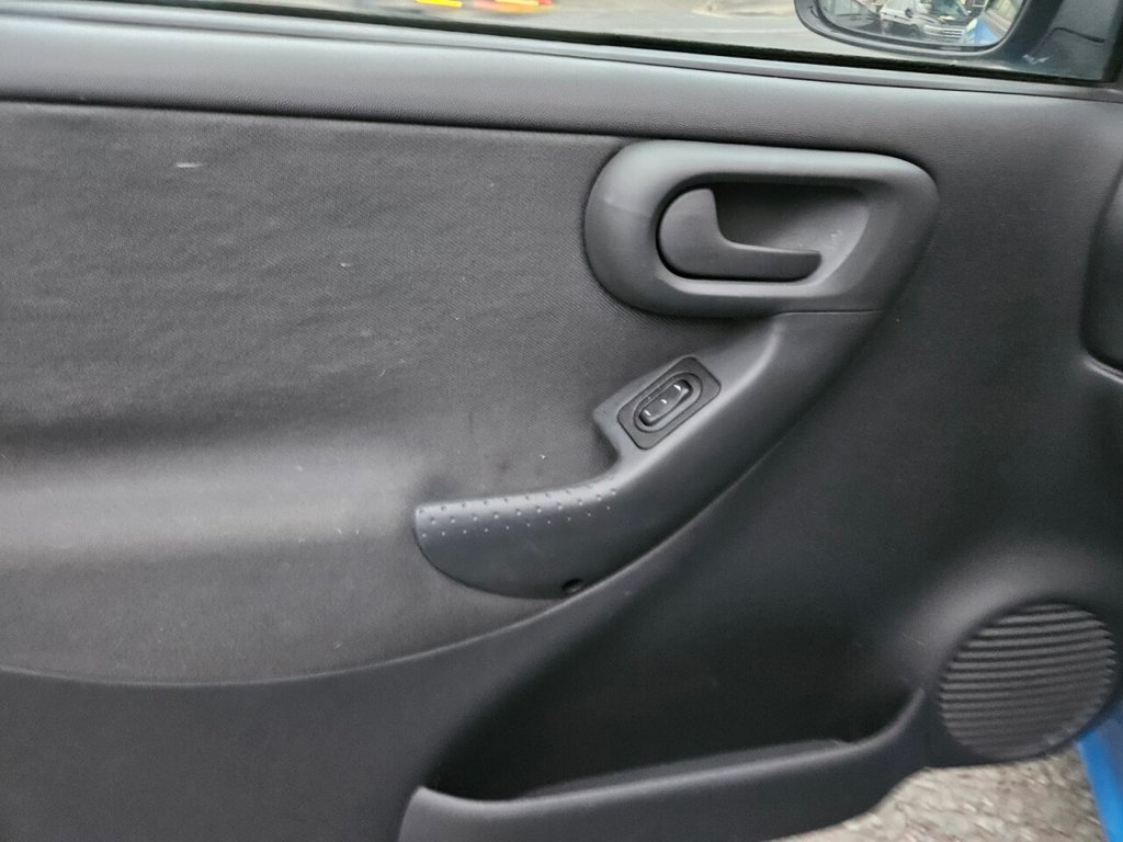 Used Vauxhall Corsa 2002 for sale - 77422093: Photo 16