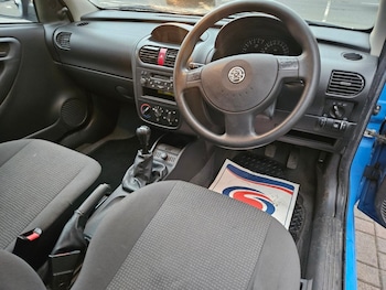 Used Vauxhall Corsa 2002 for sale - 77422093: Photo