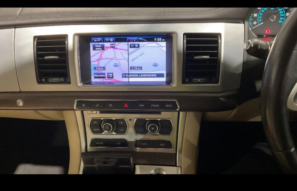 Used Jaguar XF 2013 for sale - 77891257: Photo 10