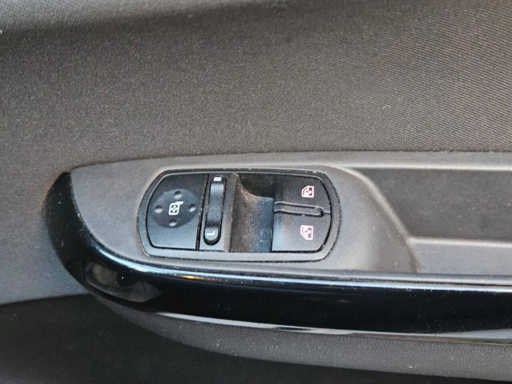 Used Vauxhall Corsa 2015 for sale - 77049095: Photo 14