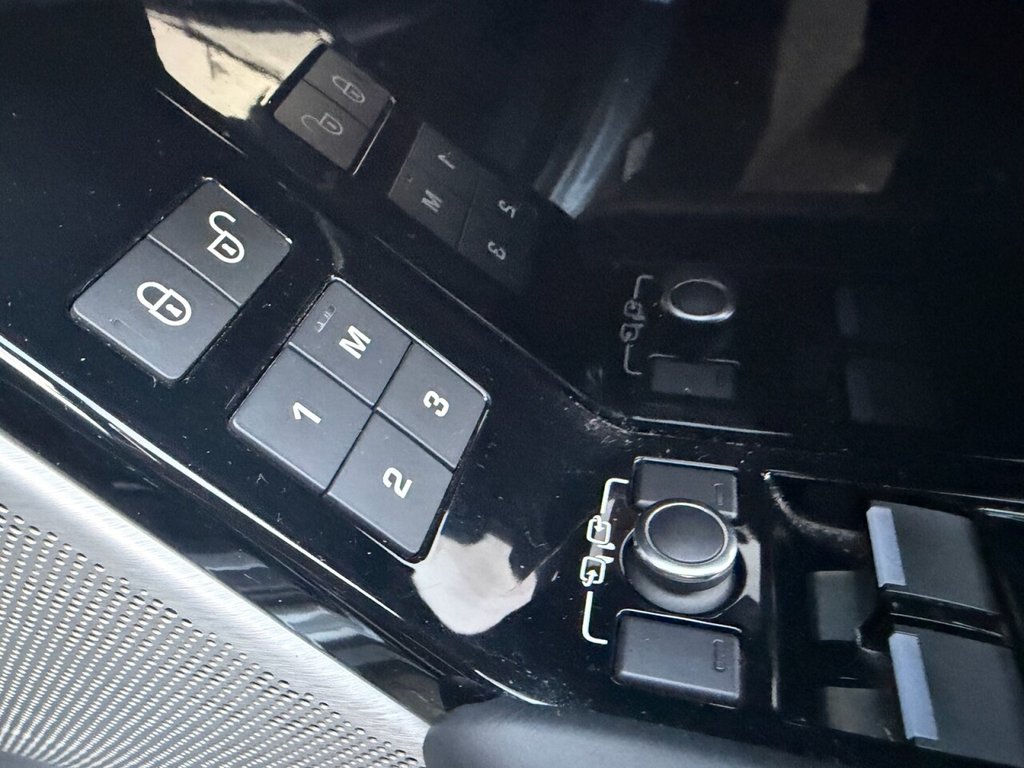 Used Land Rover Range Rover Velar 2018 for sale - 77632030: Photo 29