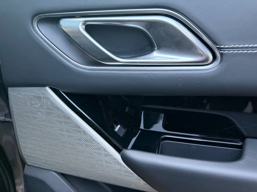 Used Land Rover Range Rover Velar 2018 for sale - 77632030: Photo 41