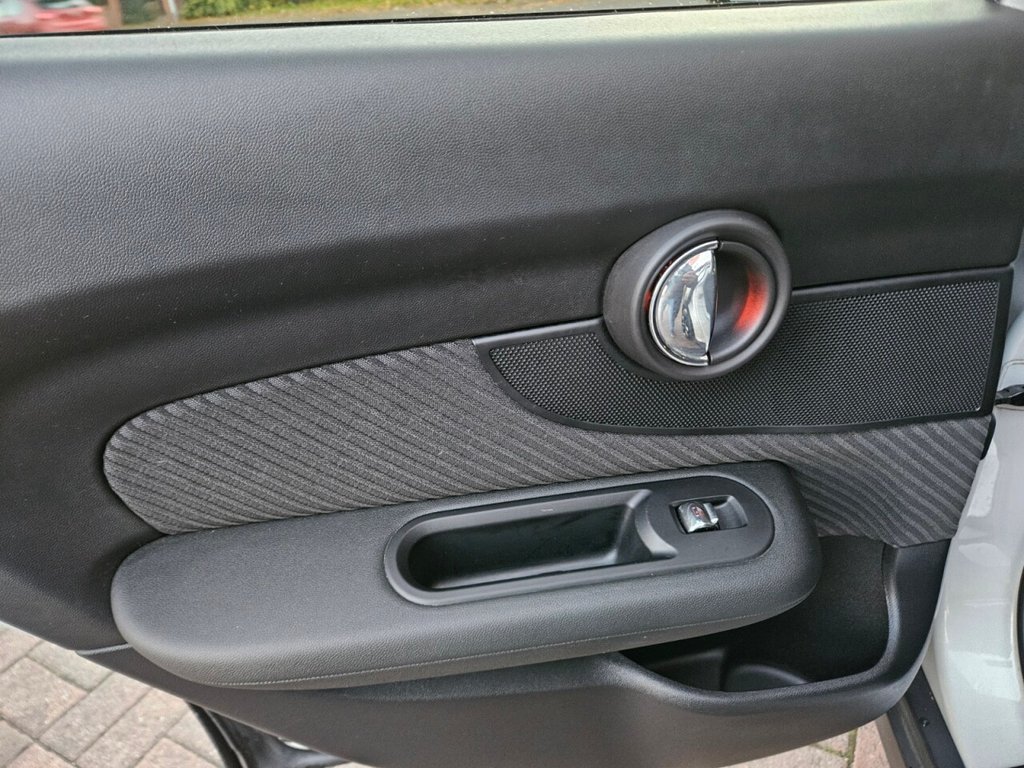 Used MINI Clubman 2018 for sale - 76867336: Photo 16