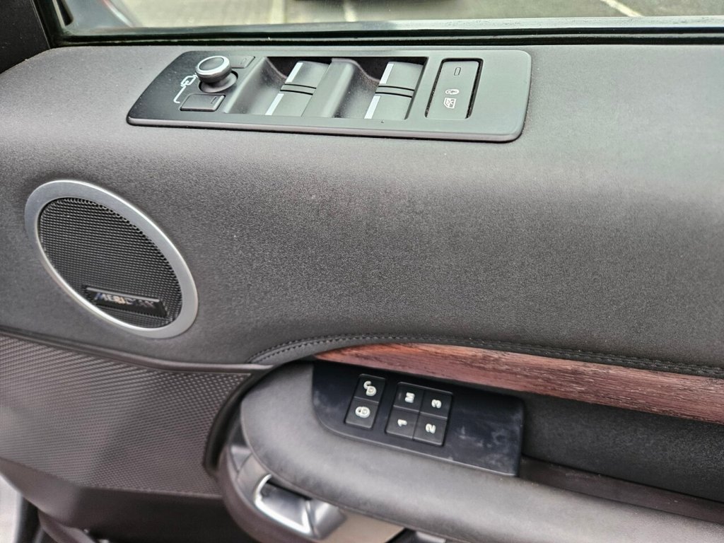 Used Land Rover Discovery 2018 for sale - 77780231: Photo 16