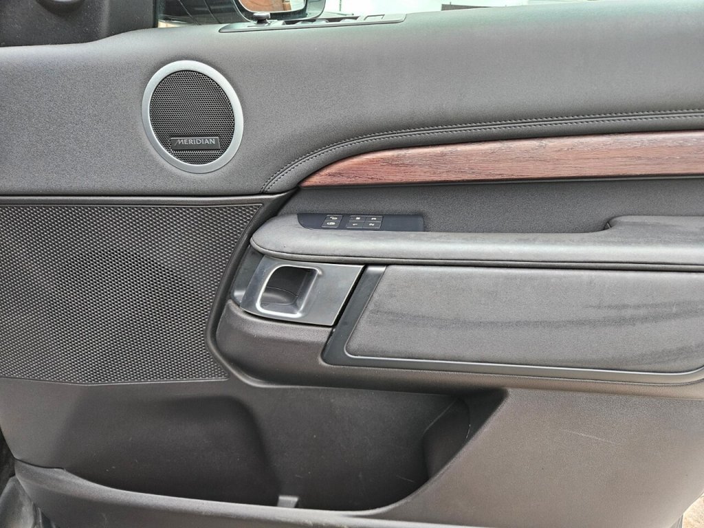 Used Land Rover Discovery 2018 for sale - 77780231: Photo 18