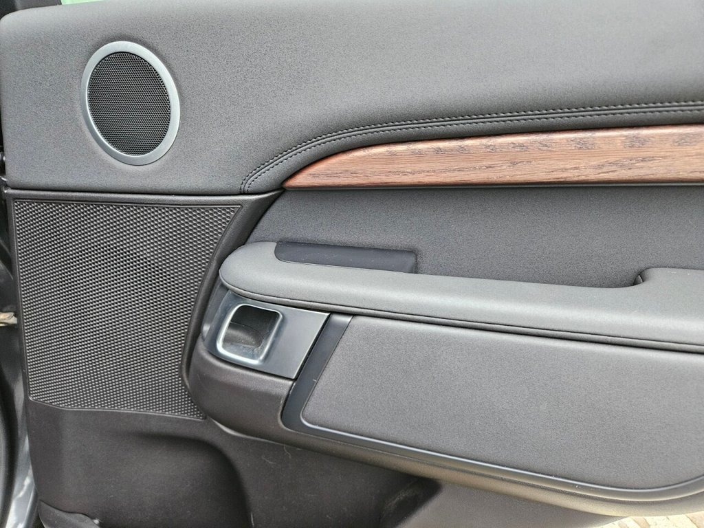 Used Land Rover Discovery 2018 for sale - 77780231: Photo 19