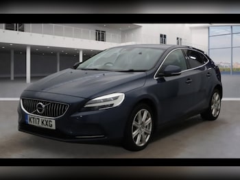 Used Volvo V40 2017 for sale - 76867656: Photo