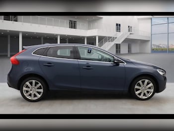 Used Volvo V40 2017 for sale - 76867656: Photo