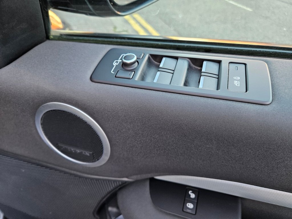 Used Land Rover Discovery 2019 for sale - 76867350: Photo 40