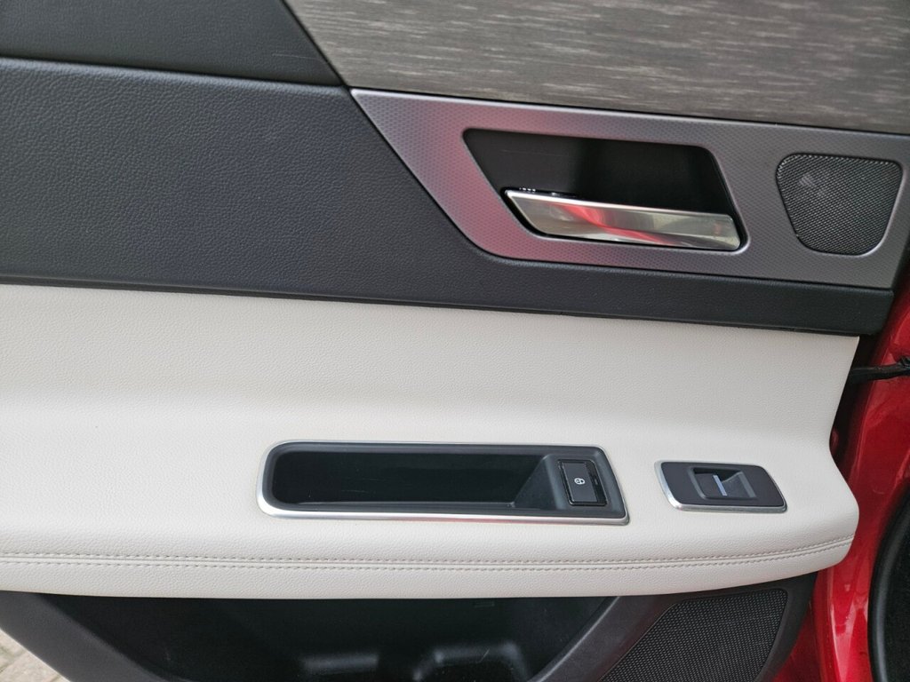 Used Jaguar XF 2017 for sale - 77408613: Photo 38