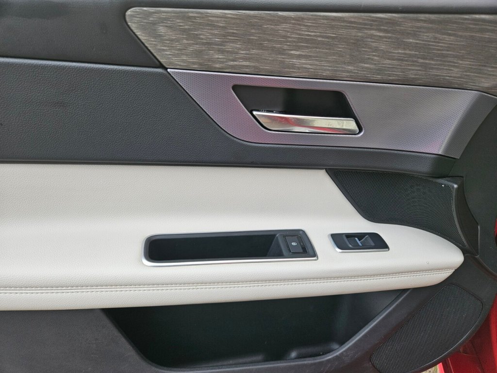 Used Jaguar XF 2017 for sale - 77408613: Photo 40