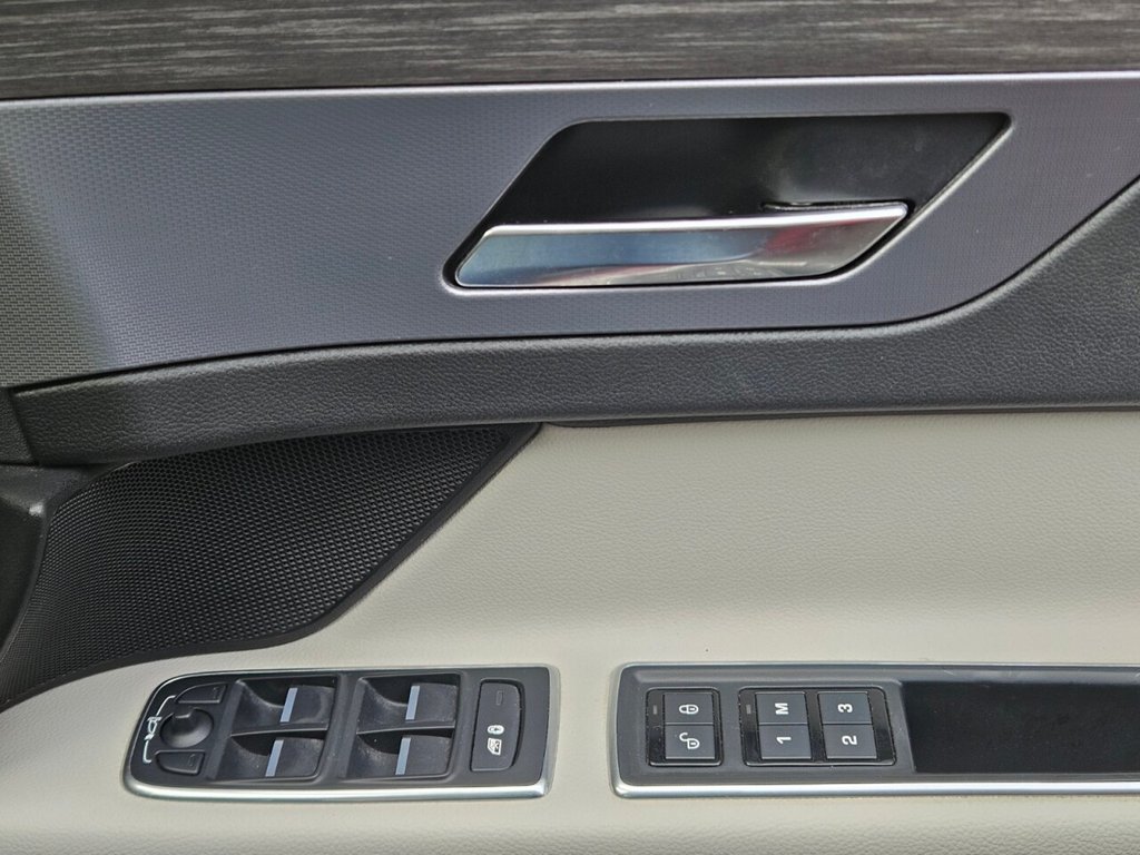 Used Jaguar XF 2017 for sale - 77408613: Photo 41