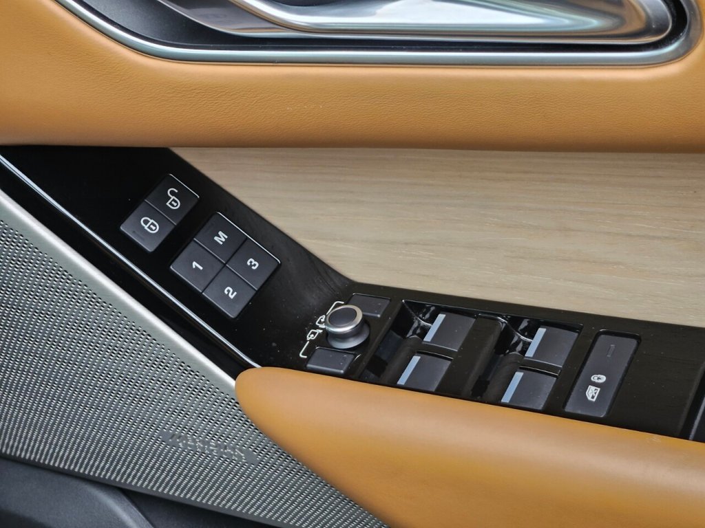 Used Land Rover Range Rover Velar 2017 for sale - 77152920: Photo 27