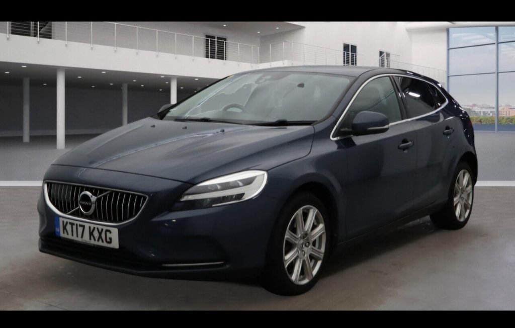 Used Volvo V40 2017 for sale - 76950316: Photo 2
