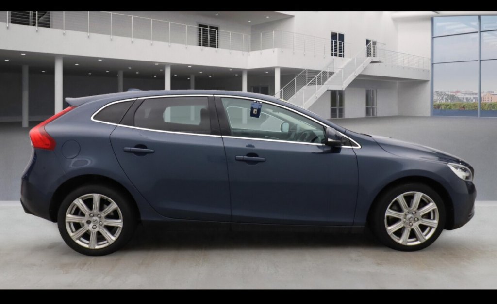 Used Volvo V40 2017 for sale - 76950316: Photo 3