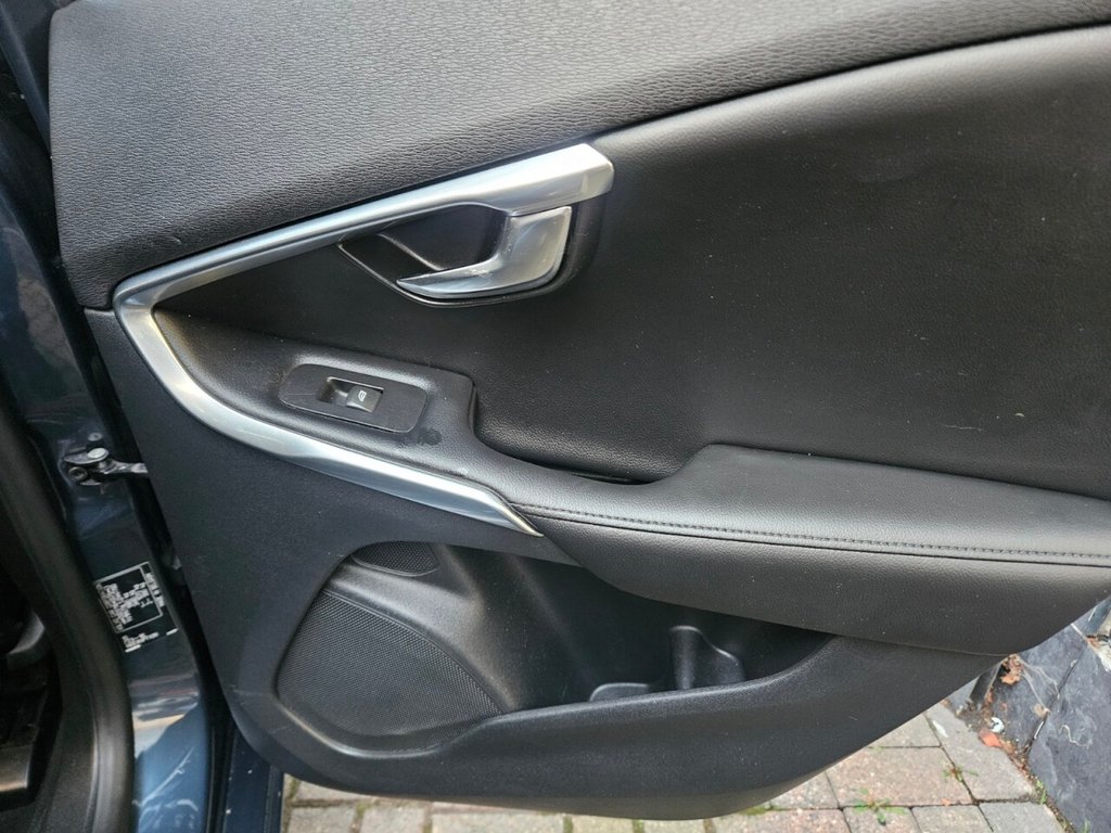 Used Volvo V40 2017 for sale - 76950316: Photo 39