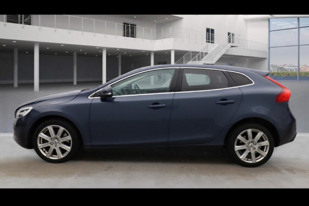 Used Volvo V40 2017 for sale - 76950316: Photo 4