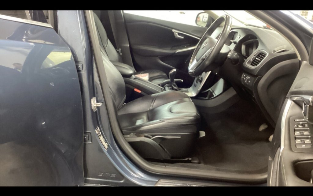 Used Volvo V40 2017 for sale - 76950316: Photo 7