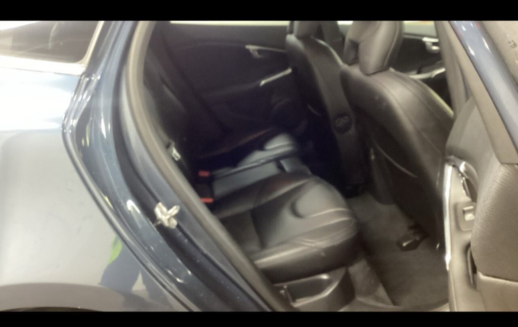 Used Volvo V40 2017 for sale - 76950316: Photo 9