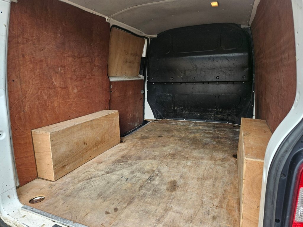 Used Volkswagen Transporter 2015 for sale - 76867203: Photo 29