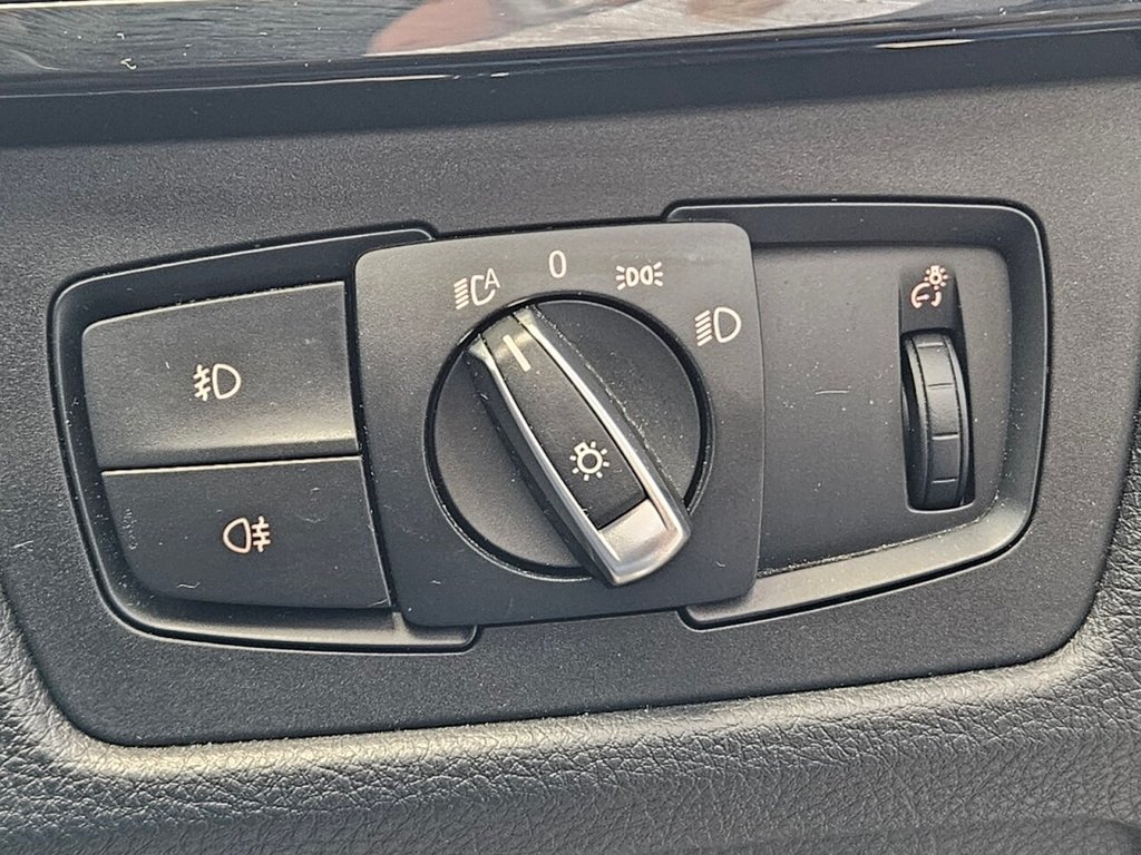 Used BMW 3 Series 2017 for sale - 76867344: Photo 35