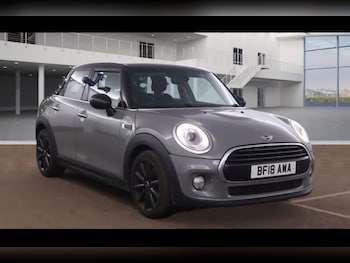 Used MINI Hatch 2018 for sale - 76867671: Photo