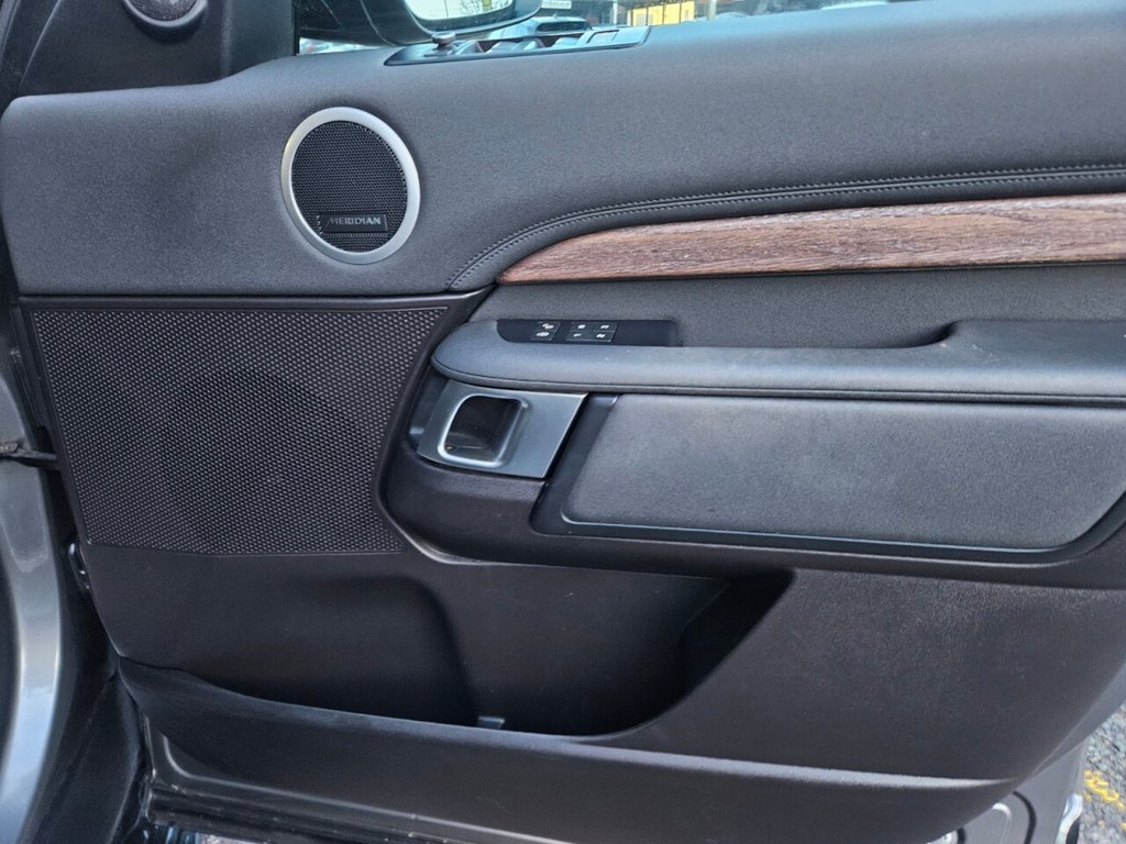 Used Land Rover Discovery 2017 for sale - 77153880: Photo 30