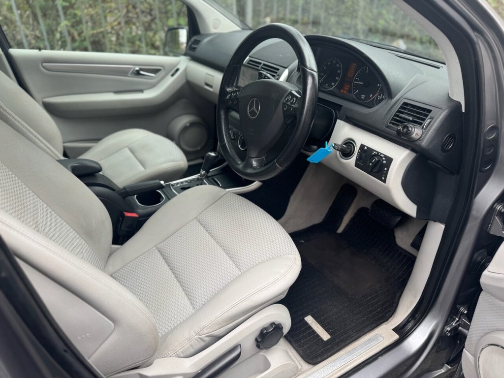 Used Mercedes-Benz A-Class 2011 for sale - 78200303: Photo 2