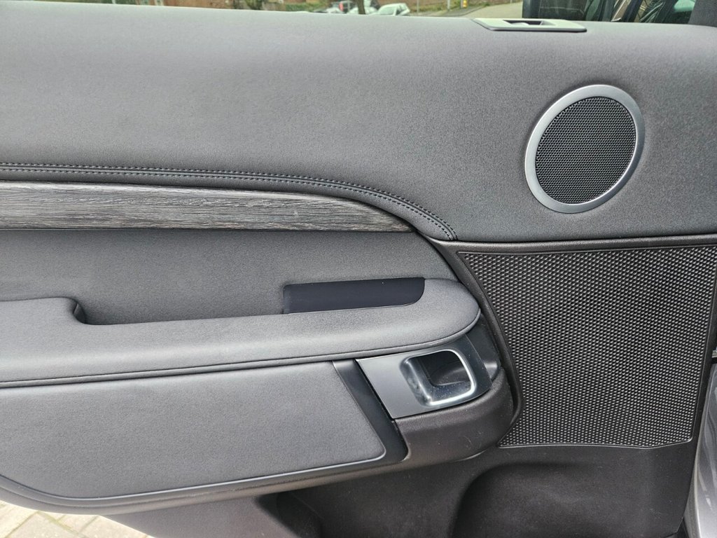 Used Land Rover Discovery 2017 for sale - 77780256: Photo 50